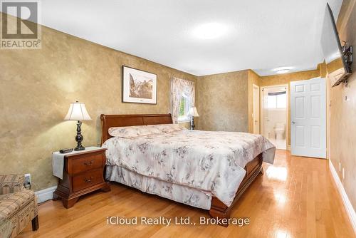 12 Neville Crescent, Brampton, ON - Indoor Photo Showing Bedroom