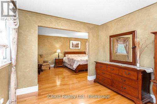 12 Neville Crescent, Brampton, ON - Indoor Photo Showing Bedroom