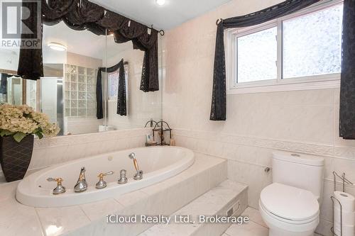 12 Neville Crescent, Brampton, ON - Indoor Photo Showing Bathroom