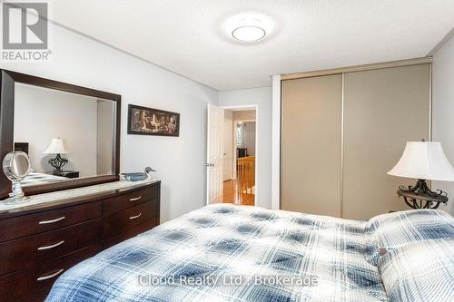 12 Neville Crescent, Brampton, ON - Indoor Photo Showing Bedroom