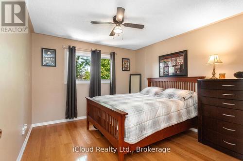 12 Neville Crescent, Brampton, ON - Indoor Photo Showing Bedroom