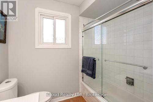12 Neville Crescent, Brampton, ON - Indoor Photo Showing Bathroom