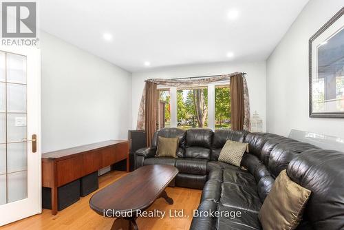 12 Neville Crescent, Brampton, ON - Indoor Photo Showing Living Room