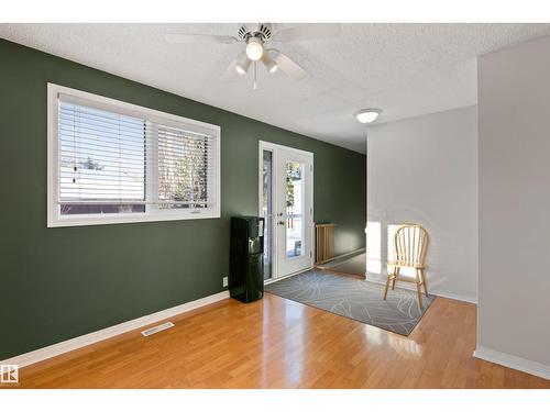 40 Windsor Cr, St. Albert, AB - Indoor Photo Showing Other Room