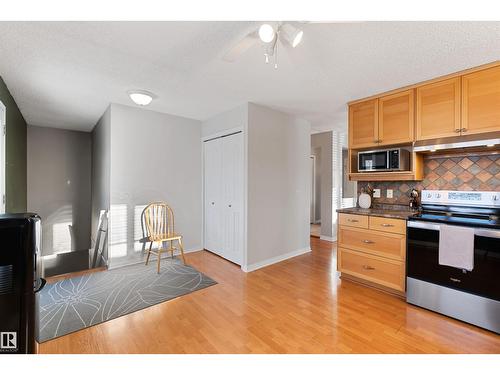 40 Windsor Cr, St. Albert, AB - Indoor Photo Showing Kitchen