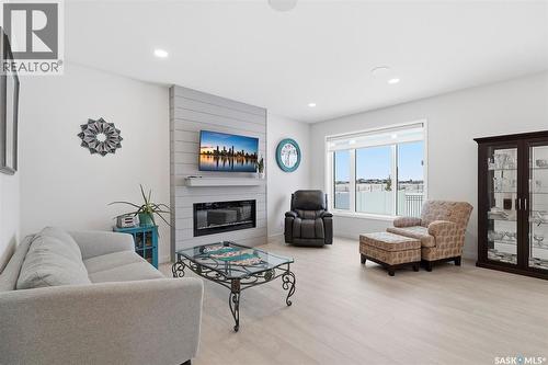 112 Forsey Avenue, Saskatoon, SK - Indoor Photo Showing Living Room With Fireplace