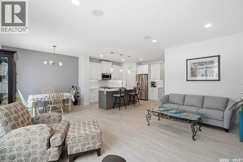 112 Forsey Avenue, Saskatoon, SK - Indoor Photo Showing Living Room