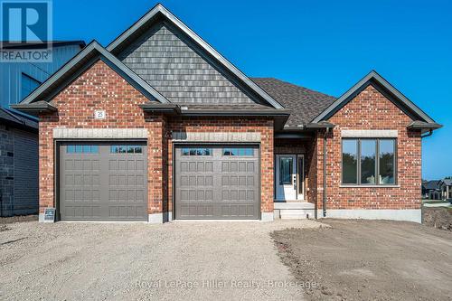 25 AVERY PLACE  Perth East (Milverton), ON N0K 1M0