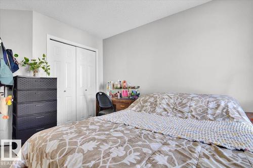 745 Eagleson Cr Nw, Edmonton, AB - Indoor Photo Showing Bedroom