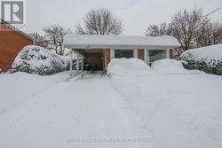 22 BELLBURY CRESCENT  Toronto, ON M2J 2J8