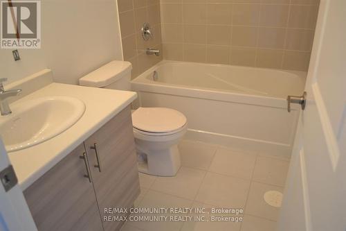 811 Stanstead Path, Oshawa, ON - Indoor Photo Showing Bathroom
