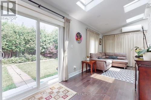 64 Mandel Crescent, Richmond Hill, ON - Indoor