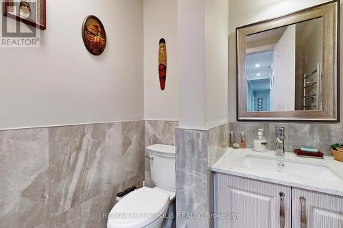 64 Mandel Crescent, Richmond Hill, ON - Indoor Photo Showing Bathroom