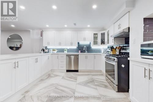 64 Mandel Crescent, Richmond Hill, ON - Indoor Photo Showing Kitchen