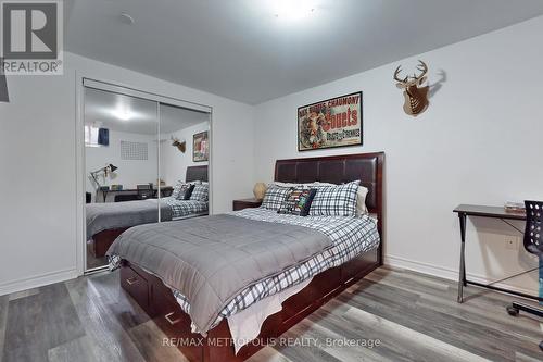 64 Mandel Crescent, Richmond Hill, ON - Indoor Photo Showing Bedroom