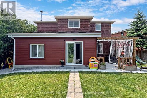 64 Mandel Crescent, Richmond Hill, ON - Outdoor