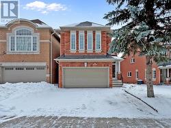 15 FUTURA AVENUE  Richmond Hill, ON L4S 1V2