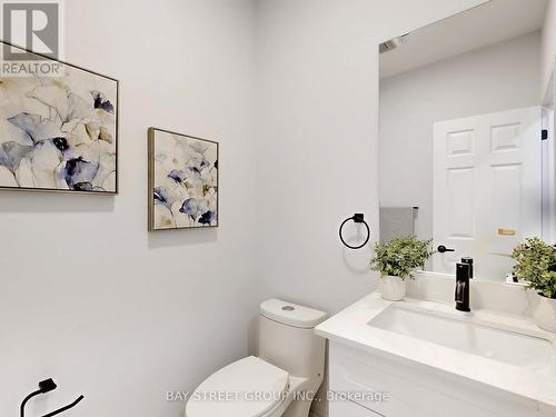 15 Futura Avenue, Richmond Hill, ON - Indoor Photo Showing Bathroom