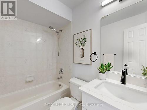 15 Futura Avenue, Richmond Hill, ON - Indoor Photo Showing Bathroom