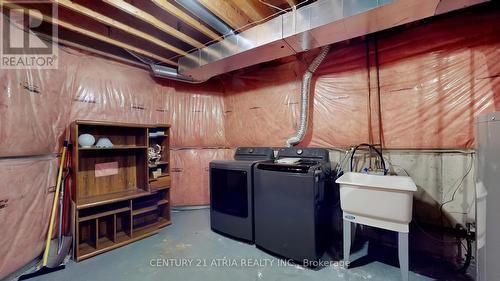 68 Walkview Crescent, Richmond Hill, ON - Indoor Photo Showing Laundry Room