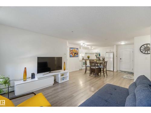#324 5350 199 St Nw, Edmonton, AB - Indoor Photo Showing Living Room