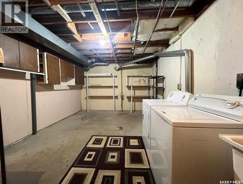1200 Dahl Street E, Swift Current, SK - Indoor Photo Showing Laundry Room