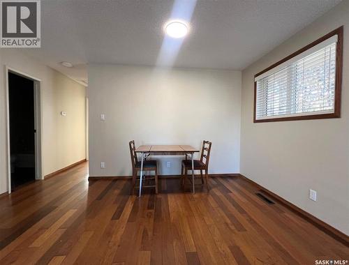 1200 Dahl Street E, Swift Current, SK - Indoor