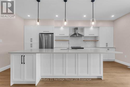 606 - 361 Quarter Town Line, Tillsonburg, ON - Indoor Photo Showing Kitchen With Upgraded Kitchen