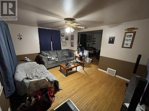 312 Huron St, Sault Ste. Marie, ON - Indoor Photo Showing Living Room