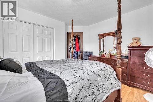 1812 Vicky Circle, Windsor, ON - Indoor Photo Showing Bedroom
