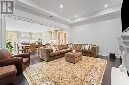 1286 Woodeden Drive, Mississauga, ON - Indoor Photo Showing Living Room