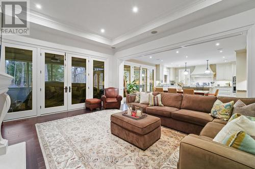 1286 Woodeden Drive, Mississauga, ON - Indoor Photo Showing Living Room