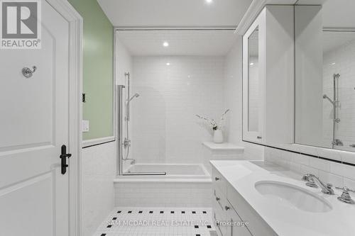 1286 Woodeden Drive, Mississauga, ON - Indoor Photo Showing Bathroom