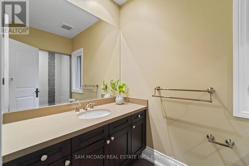 1286 Woodeden Drive, Mississauga, ON - Indoor Photo Showing Bathroom