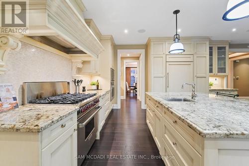 1286 Woodeden Drive, Mississauga, ON - Indoor Photo Showing Kitchen With Upgraded Kitchen