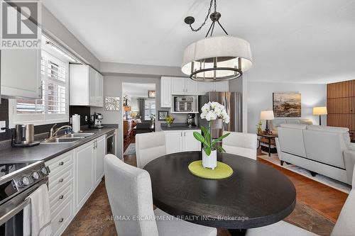 8316 Twenty Road E, Hamilton, ON - Indoor Photo Showing Dining Room