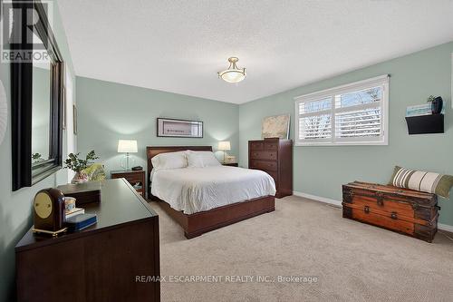 8316 Twenty Road E, Hamilton, ON - Indoor Photo Showing Bedroom