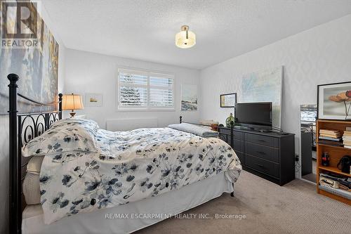 8316 Twenty Road E, Hamilton, ON - Indoor Photo Showing Bedroom