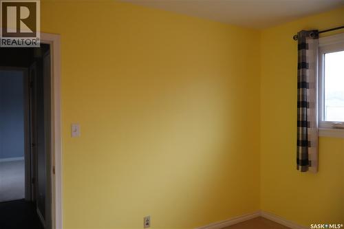 2 2Nd Street E, Willow Bunch, SK - Indoor Photo Showing Other Room