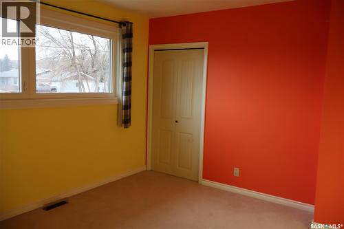 2 2Nd Street E, Willow Bunch, SK - Indoor Photo Showing Other Room
