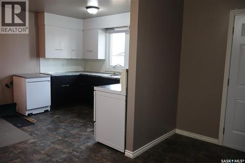 2 2Nd Street E, Willow Bunch, SK - Indoor