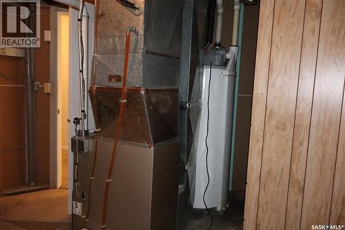 2 2Nd Street E, Willow Bunch, SK - Indoor