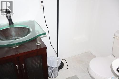 2 2Nd Street E, Willow Bunch, SK - Indoor Photo Showing Bathroom