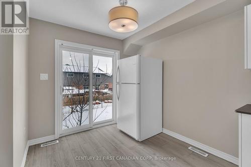 1323 Michael Circle, London East (East D), ON - Indoor Photo Showing Other Room