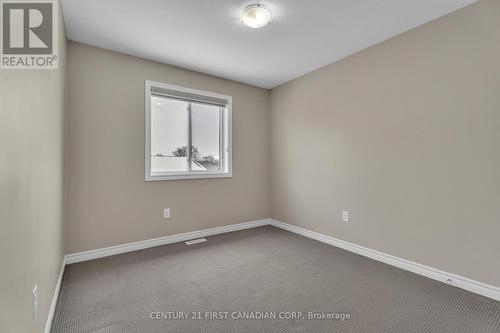 1323 Michael Circle, London East (East D), ON - Indoor Photo Showing Other Room