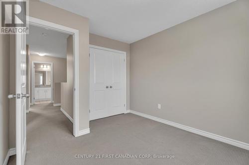 1323 Michael Circle, London East (East D), ON - Indoor Photo Showing Other Room