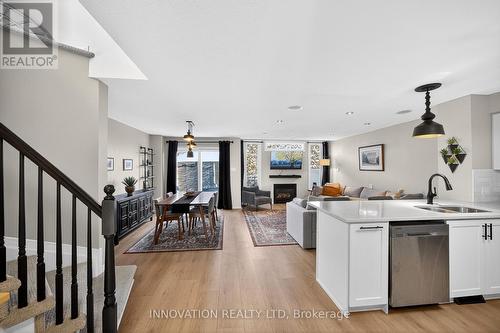 23 Abaca Way, Ottawa, ON - Indoor Photo Showing Kitchen