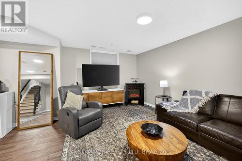 23 Abaca Way, Ottawa, ON - Indoor Photo Showing Living Room