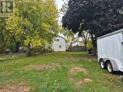GOOD SIZE YARD - 823 Bedford Street N, Cornwall, ON - Outdoor