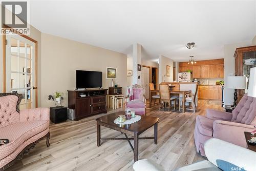 107 910 9Th Street E, Saskatoon, SK - Indoor Photo Showing Living Room